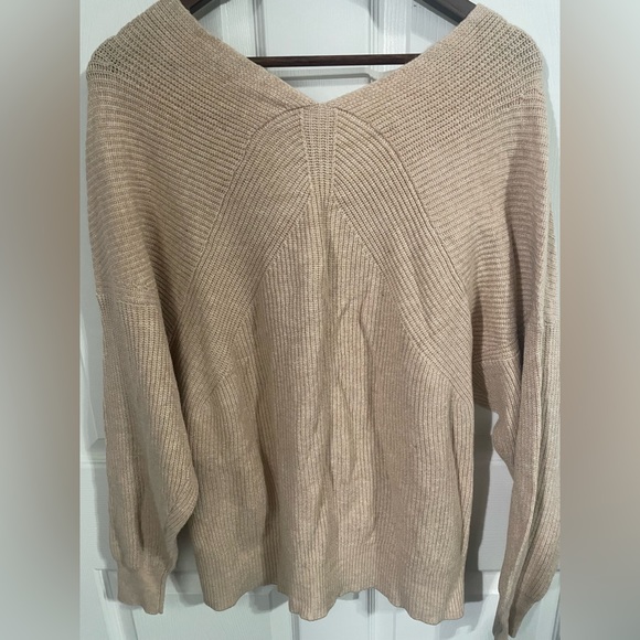 Worthington Women’s V- Neck Sweater Stretch Color Sand Size XL. New w tag. - Picture 3 of 6